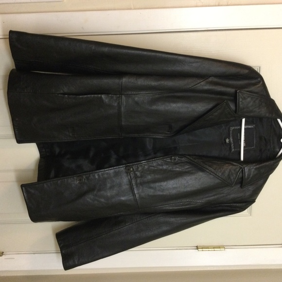 ANDREW MARC Women’s Leather Jacket - Picture 2 of 15